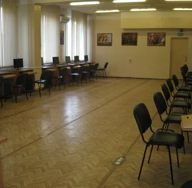 Зал приема теоретических экзаменов в ГАИ